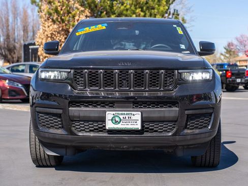 Used 2023 Jeep Grand Cherokee L Laredo image 2