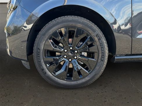 Used 2025 Ford Expedition Platinum w/ Stealth Appearance Package image 10