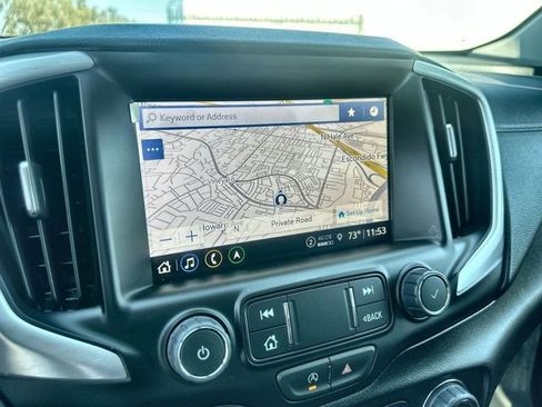 Used 2024 GMC Terrain SLT w/ Infotainment Package II image 14