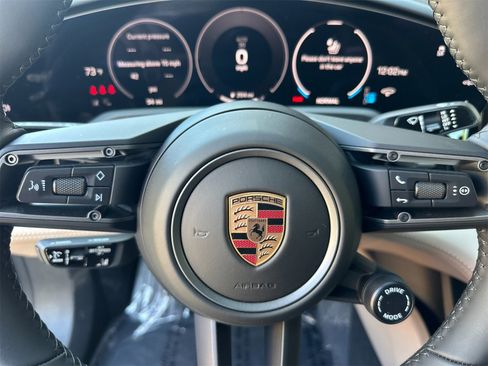 Used 2025 Porsche Taycan image 27