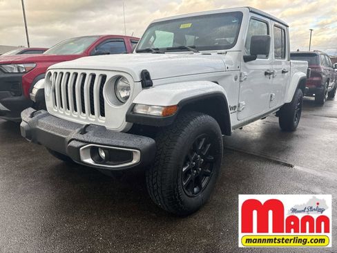 Used 2023 Jeep Gladiator Overland image 1