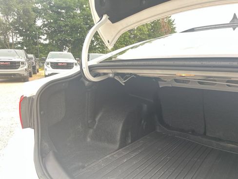 Used 2023 Chevrolet Malibu LS FWD image 14