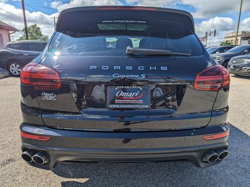Used 2016 Porsche Cayenne S w/ Premium Plus Package image 10