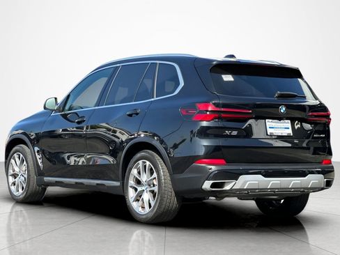 Used 2024 BMW X5 sDrive40i w/ Premium Package RWD image 3