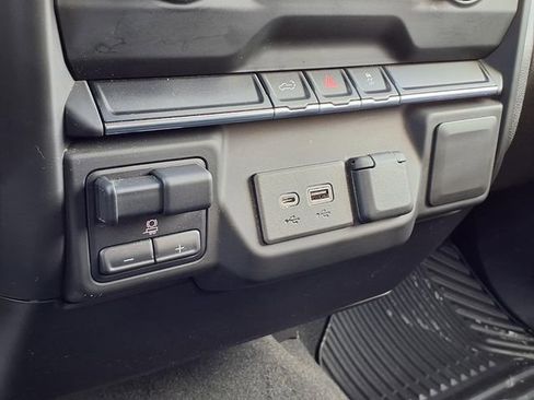 Used 2021 Chevrolet Silverado 1500 Custom image 11