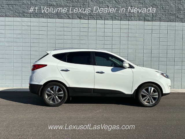 Used 2015 Hyundai Tucson Limited w/ Option Group 03 FWD image 2
