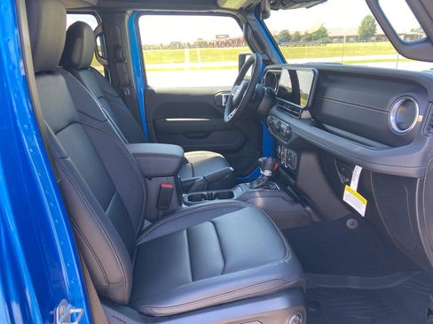 New 2025 Jeep Wrangler Sahara image 28