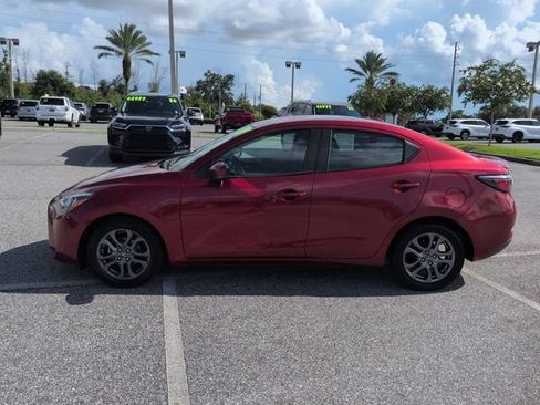 Used 2019 Toyota Yaris LE FWD image 7