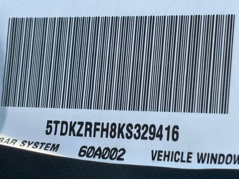 Certified 2019 Toyota Highlander XLE image 31