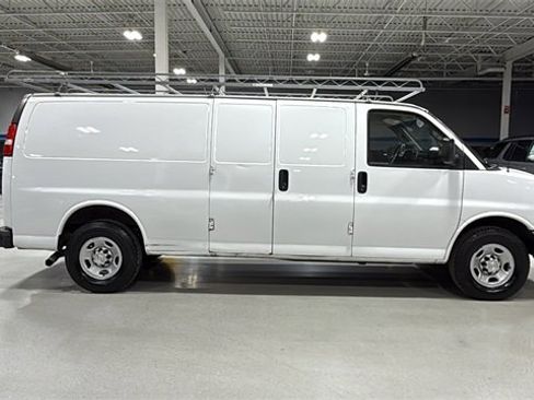 Used 2016 Chevrolet Express 2500 Work Van image 3