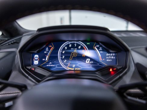 Used 2023 Lamborghini Huracan EVO AWD/4WD image 43