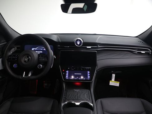 Used 2026 Maserati Grecale Modena AWD/4WD image 22