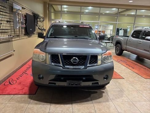 Used 2015 Nissan Armada SV image 2