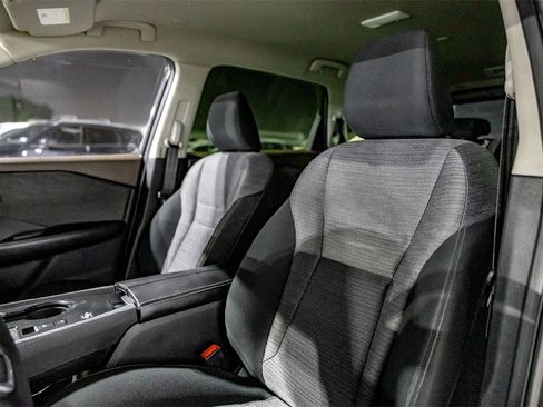 Used 2023 Nissan Rogue SV image 10