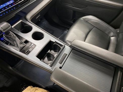 Used 2022 Toyota Sienna XLE Woodland Edition image 23