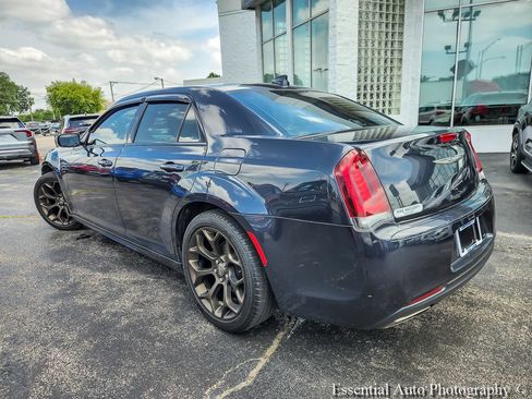 Used 2019 Chrysler 300 S w/ 300S Alloy Edition RWD image 6