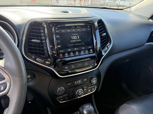 Used 2022 Jeep Cherokee Limited image 19