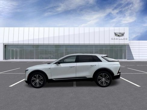 Certified 2024 Cadillac Lyriq Luxury AWD/4WD image 5