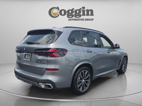 Used 2026 BMW X5 xDrive50e w/ Executive Package AWD/4WD image 5