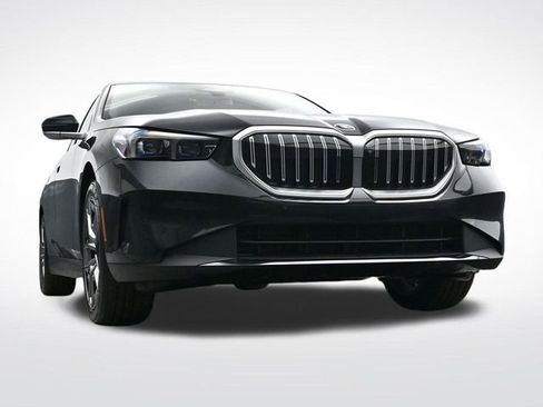 New 2026 BMW 530i xDrive w/ Premium Package AWD/4WD image 36