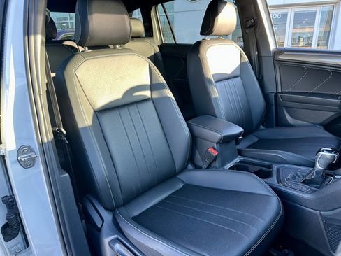 Used 2023 Volkswagen Tiguan SE R-Line image 22