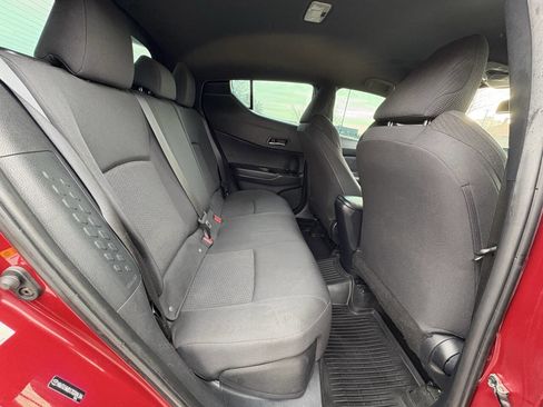 Used 2019 Toyota C-HR XLE image 33