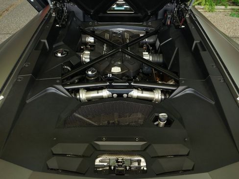 Used 2015 Lamborghini Aventador LP 700-4 image 28
