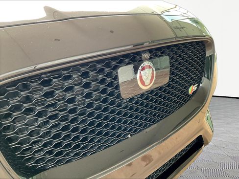 Used 2020 Jaguar F-PACE S AWD/4WD image 31