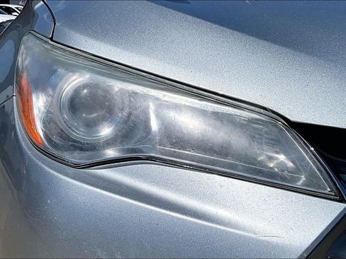 Used 2017 Toyota Camry XLE FWD image 32