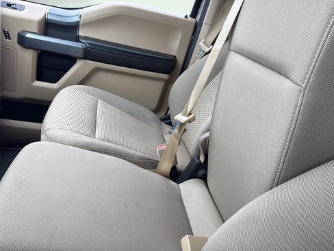 Used 2018 Ford F150 XLT w/ Equipment Group 302A Luxury AWD/4WD image 19