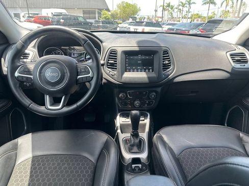 Used 2019 Jeep Compass Latitude FWD image 26