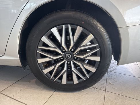 Used 2023 Nissan Altima 2.5 SV image 11