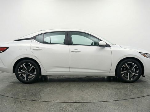 Used 2025 Nissan Sentra SV image 11
