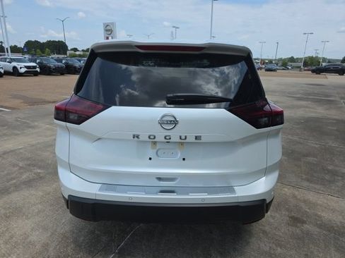 Used 2026 Nissan Rogue SV FWD image 15