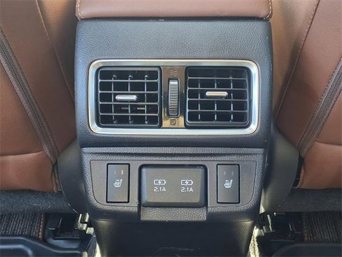 Used 2019 Subaru Outback 3.6R Touring image 11