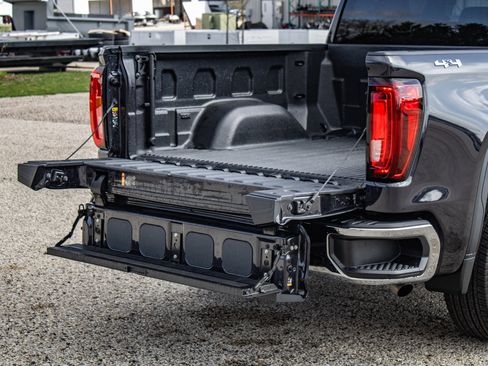 Used 2025 GMC Sierra 1500 SLT image 16