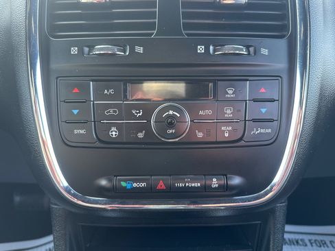 Used 2019 Dodge Grand Caravan GT image 18