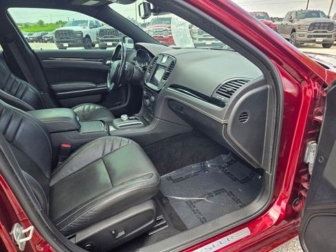 Certified 2023 Chrysler 300 C RWD image 18