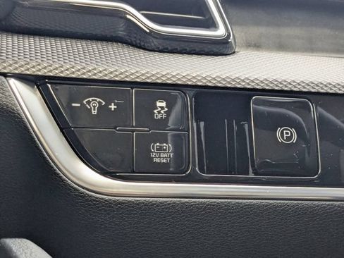 Certified 2025 Kia Sportage LX FWD image 30