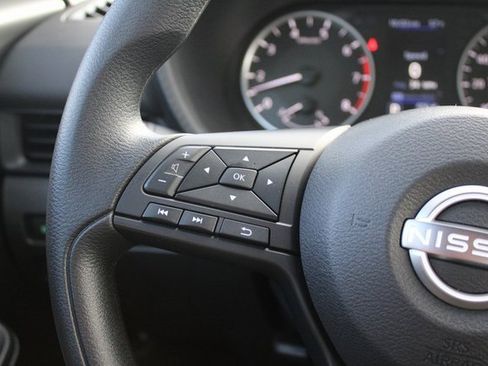 Used 2025 Nissan Sentra S image 10