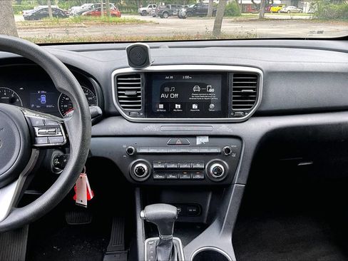 Used 2020 Kia Sportage LX FWD image 9