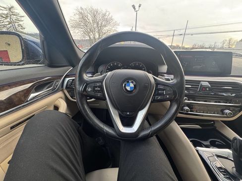 Used 2019 BMW 530i xDrive image 38