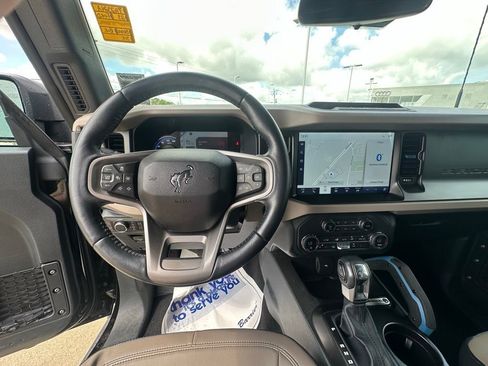 Used 2023 Ford Bronco Wildtrak AWD/4WD image 12