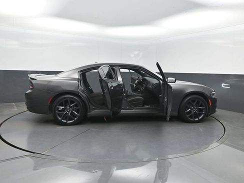 Used 2020 Dodge Charger SXT w/ Blacktop Package RWD image 37