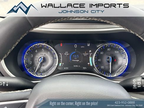Used 2022 Chrysler Pacifica Touring-L FWD image 32