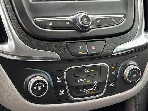 Used 2023 Chevrolet Equinox LS image 19