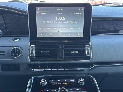 Used 2021 Lincoln Navigator L Reserve w/ Luxury Package AWD/4WD image 12