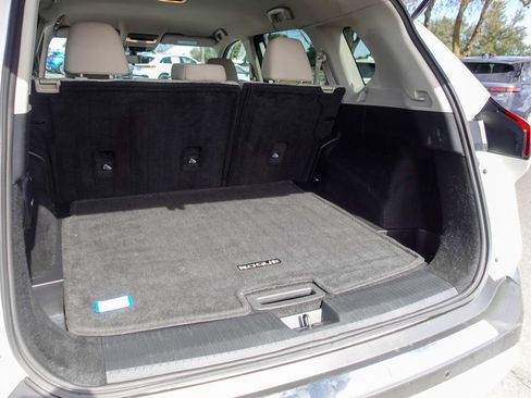 Used 2021 Nissan Rogue SV image 26