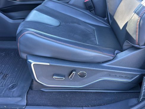 Used 2025 Ford F150 Raptor image 27