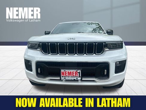 Used 2022 Jeep Grand Cherokee L Overland w/ Luxury Tech Group IV AWD/4WD image 3